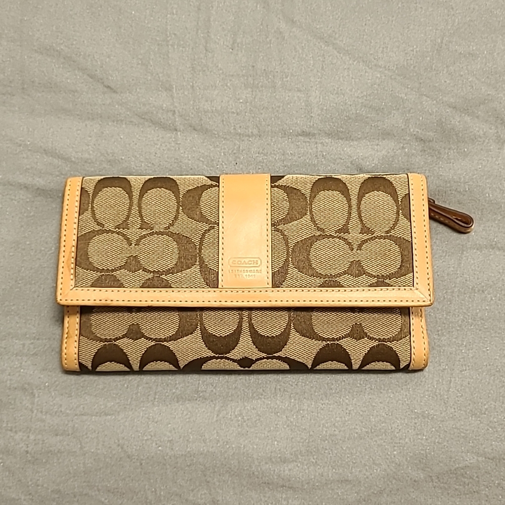 Coach wallet